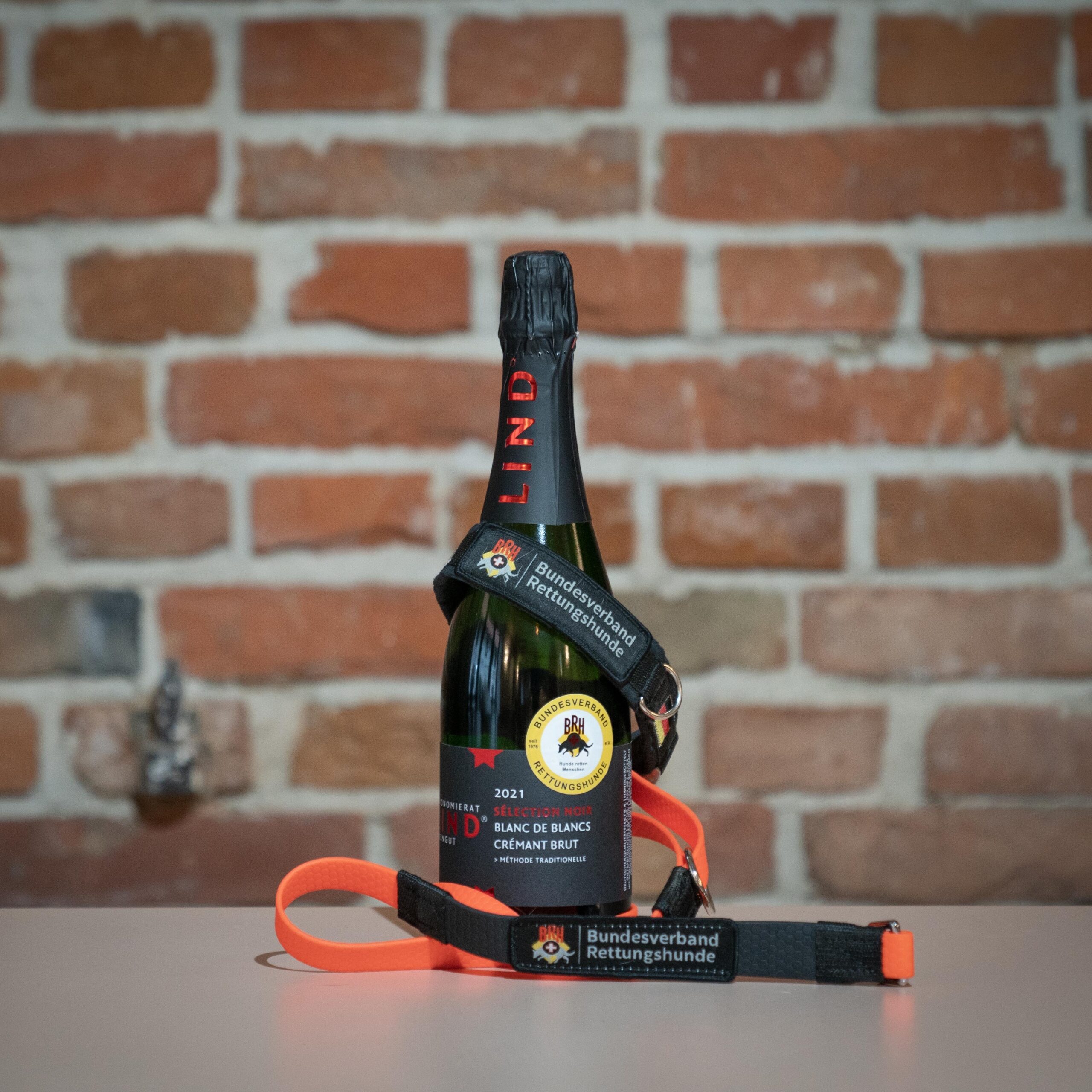 BRH Crémant – Sekt aus Weißburgunder & Chardonnay-Trauben, unterstützt Rettungshunde